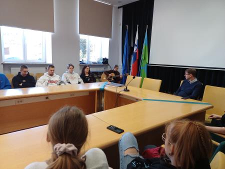 Mladi na Ravnah s prostovoljstvom spreminjajo svet